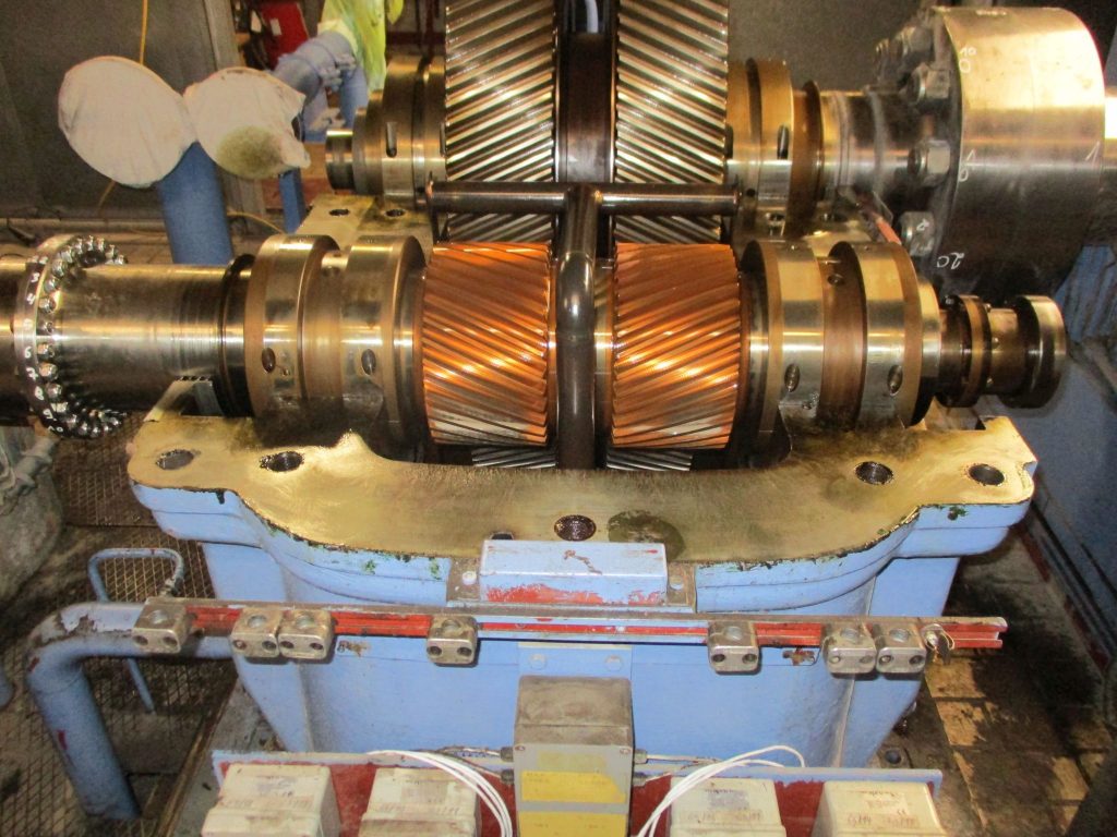 Revision eines BHS Voith AD 80 T Turbogetriebes aus einer Dampfturbine, hier geöffnetes Turbogetriebe