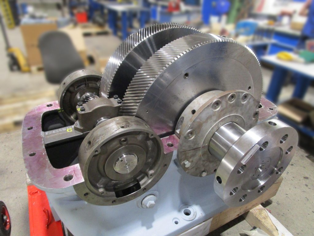 Instandsetzung eines BHS Voith AD50 Turbogetriebes, hier während der Revision im momac Getriebeinstandsetzungswerk