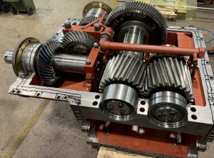 Fast fertig montiertes Danieli Kegelstirnradgetriebe Fast fertig montiertes Danieli Kegelstirnradgetriebe