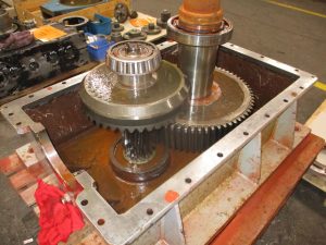 Noma Getriebe ZKA 280 SO Mühlengetriebe während der Instandsetzung / Noma gearbox ZKA 280 SO mill gearbox overhaul Noma Getriebe ZKA 280 SO Mühlengetriebe während der Instandsetzung / Noma gearbox ZKA 280 SO mill gearbox overhaul - Getriebeservice Überholung, Revision, Getriebrevision, Getriebeschaden, Ersatzteile, Verzahnung