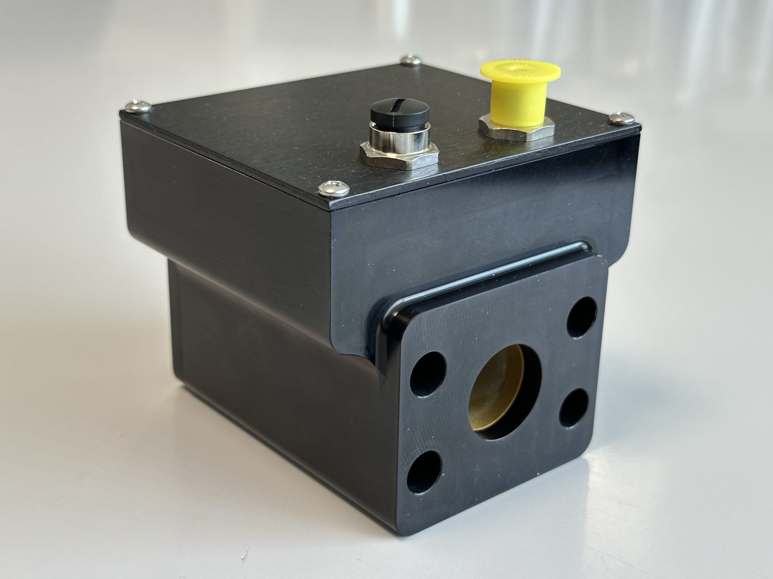 MetalSCAN 3500, Sensor zur online Überwachung von ölumlaufgeschmierten Getrieben, zuverlässige und preiswerte Getriebeüberwachung, Condition Monitoring (Zustandsüberwachung) für Getriebe ohne aufwendige Auswertungen und notwendige Expertenkenntnisse.